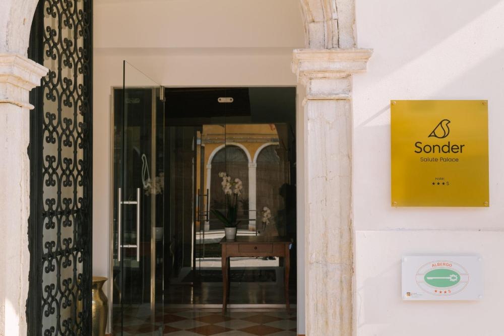 Salute Palace powered by Sonder