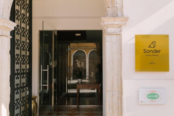 Salute Palace powered by Sonder image 8